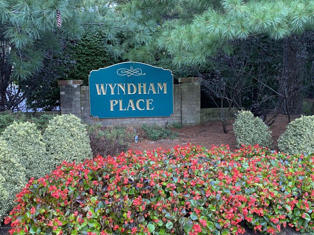 62 Inverness Ct - Photo 2 of 12