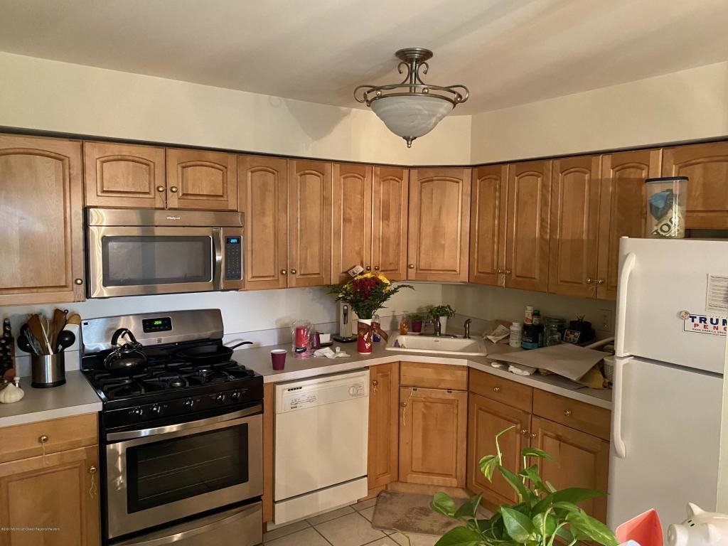 62 Inverness Ct - Photo 3 of 12