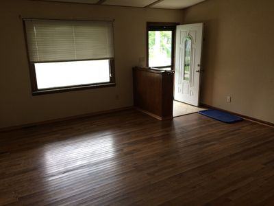 402 S Center St - Photo 3 of 4