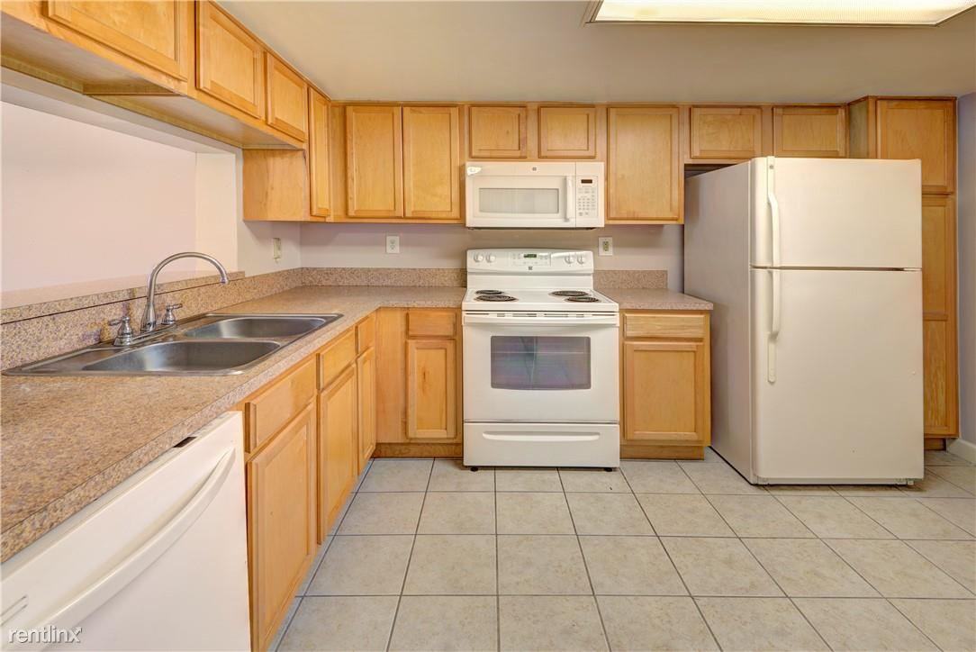 530 SW 113th Way - Photo 2 of 11