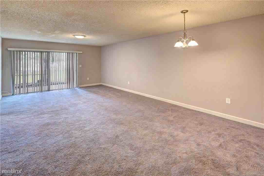 530 SW 113th Way - Photo 3 of 11