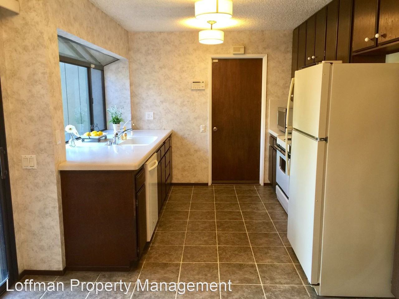 1013 Dunbarton Cir - Photo 3 of 22