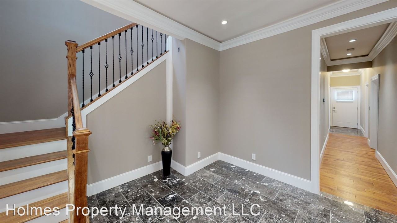 1717 Laurel Av - Photo 2 of 16