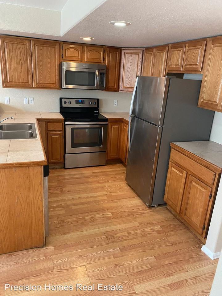 1021 S. Walden Way - Photo 2 of 11