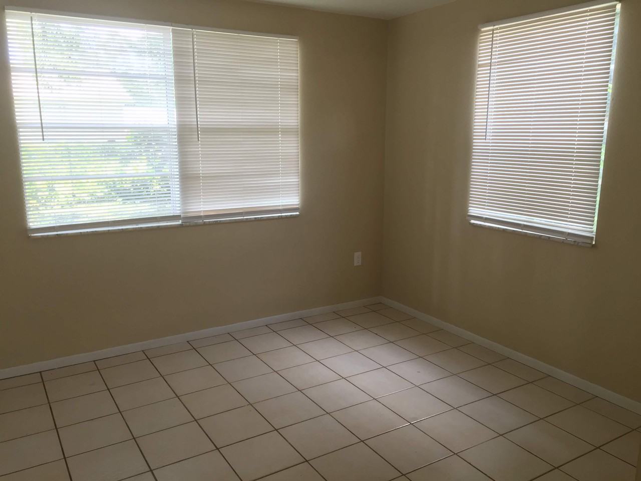 4313 Mesa Dr - Photo 3 of 10