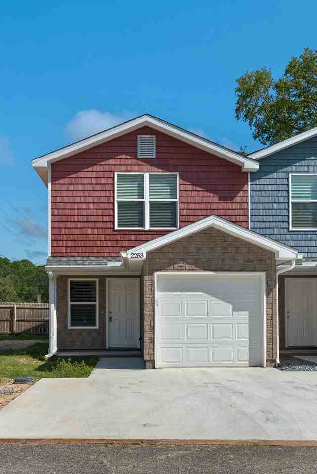 2259 Whitman Ln - Photo 3 of 28