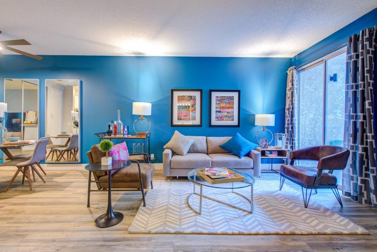 Scout Off Sunset - Photo 2 of 22