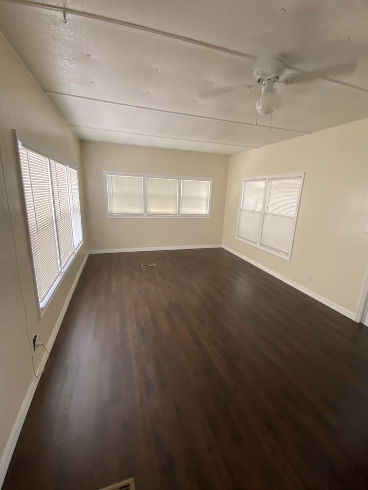 5263 Yellow Pine St N - Photo 2 of 10