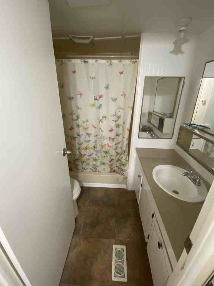 5263 Yellow Pine St N - Photo 3 of 10