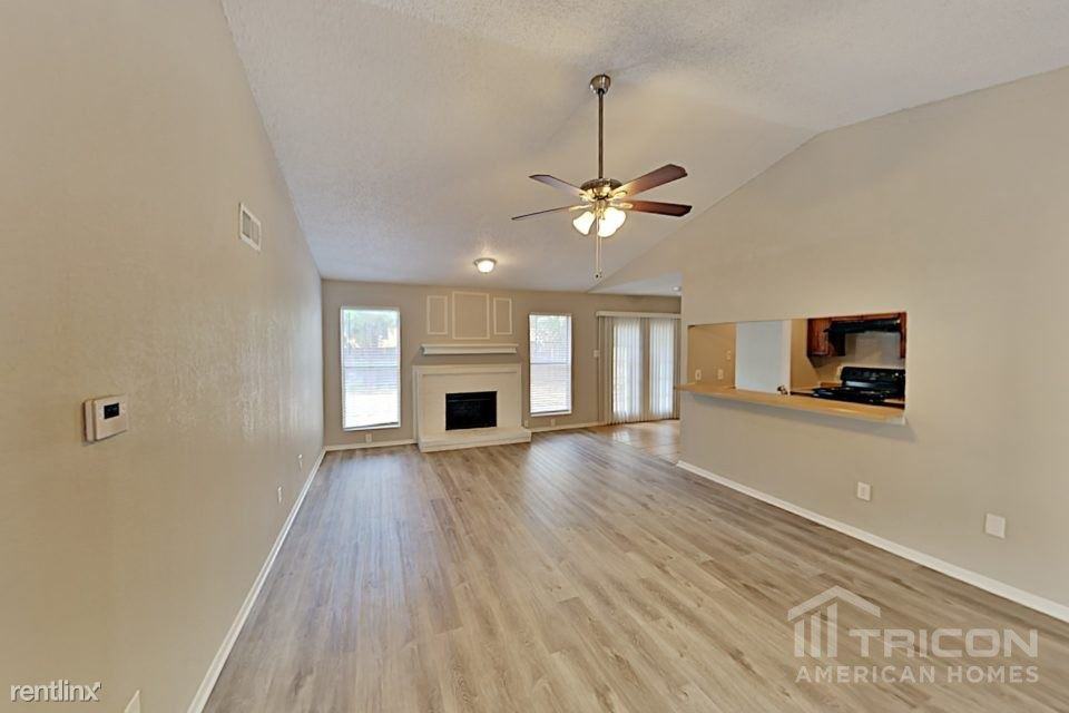 4220 Annies Ln - Photo 3 of 12