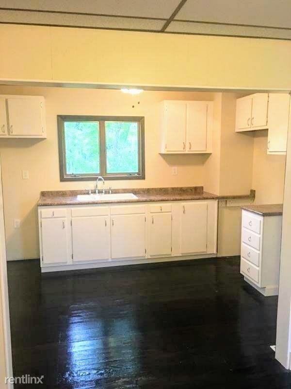 126 Caroline Ave - Photo 3 of 4