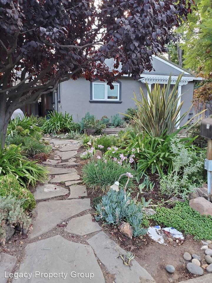1715 Juarez Ave - Photo 2 of 50