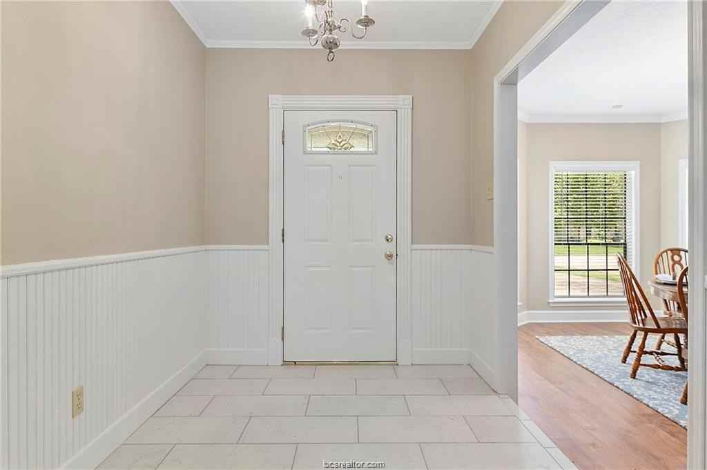 8716 Bent Tree Dr - Photo 2 of 27