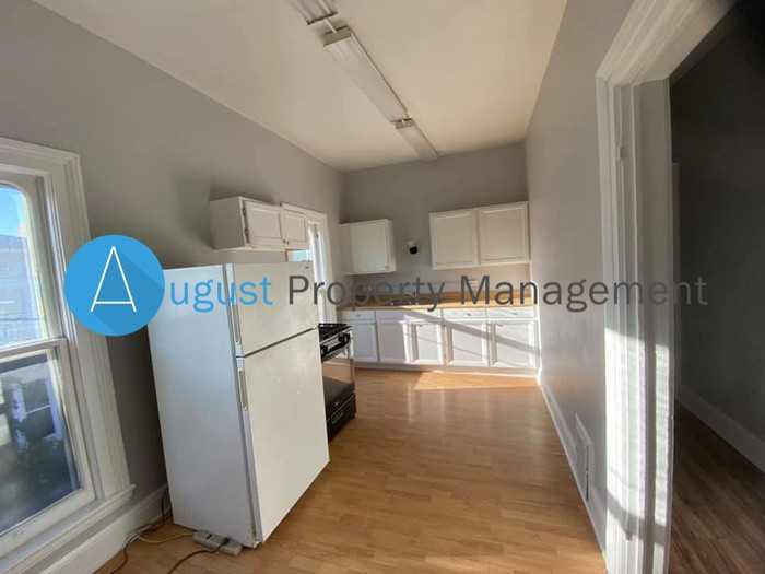 424 W Vine St #2 - Photo 3 of 16