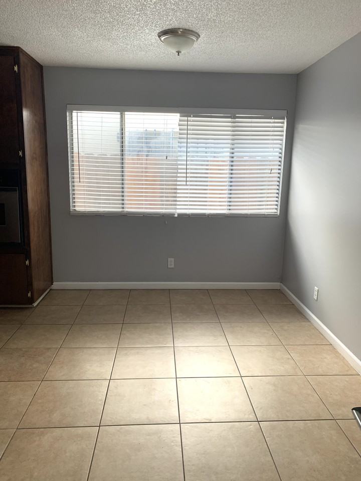 221 East Burnett Street - Photo 2 of 6