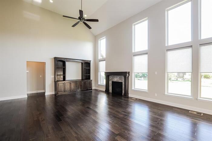 13317 W 172nd St - Photo 3 of 10