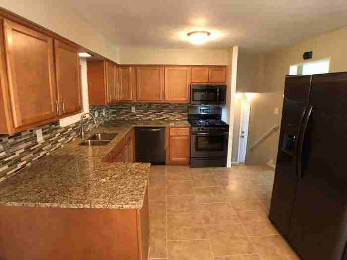 761 Edwards Dr - Photo 3 of 25