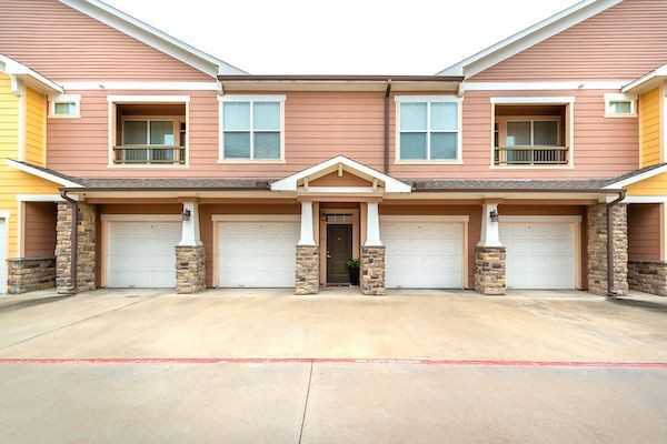 Olympus Katy Ranch - Photo 4 of 44