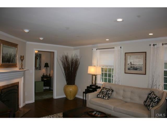 65 Hillside Dr - Photo 3 of 20