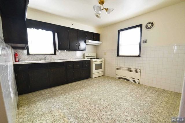 30 Strong St - Photo 3 of 6