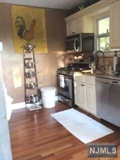 397 Lakeview Ave - Photo 2 of 21