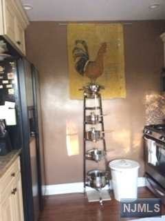 397 Lakeview Ave - Photo 3 of 21