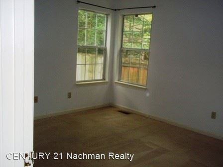 3320 Pinecrest Cir - Photo 3 of 6