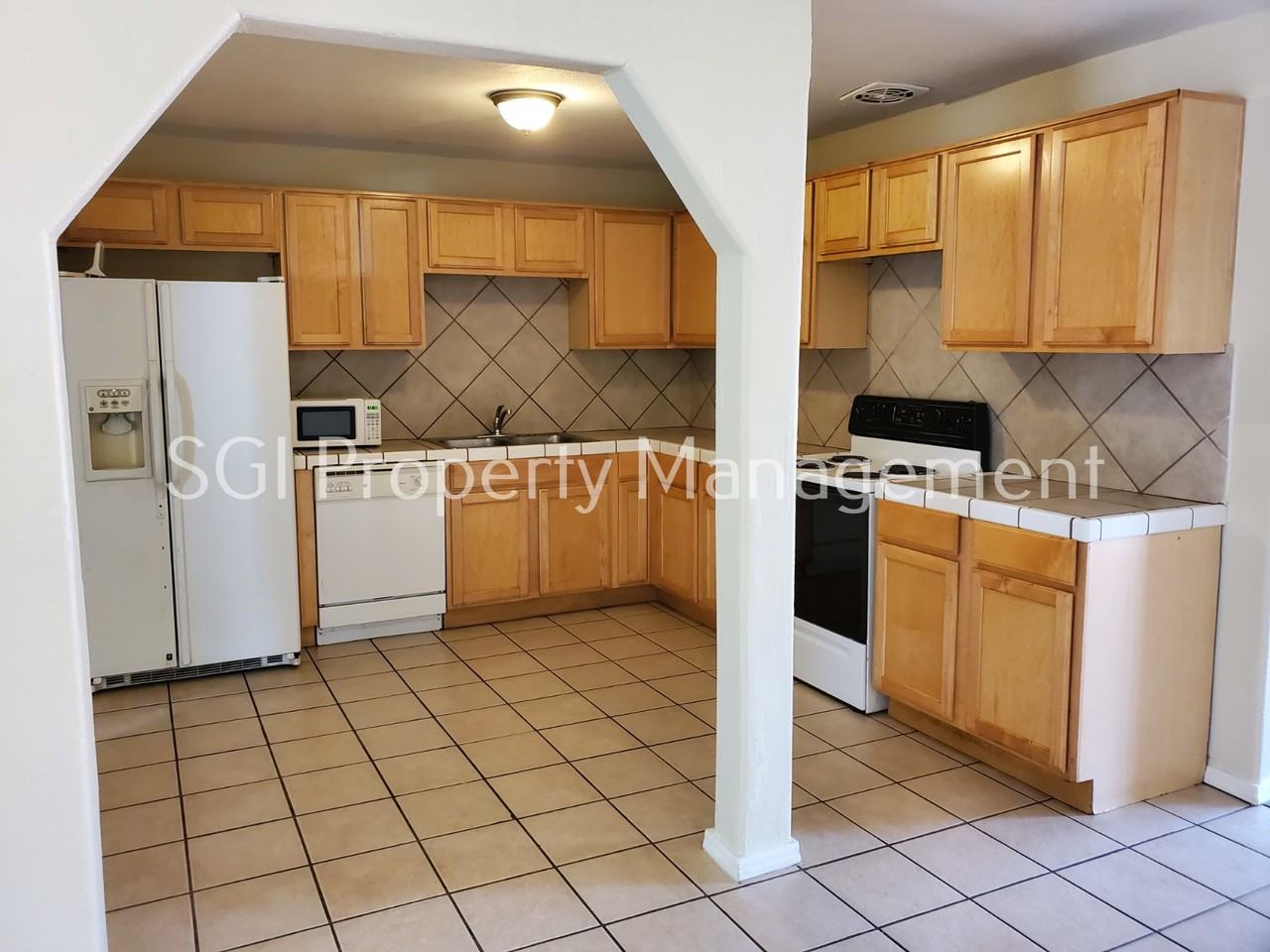 3010 W Missouri Ave - Photo 3 of 24