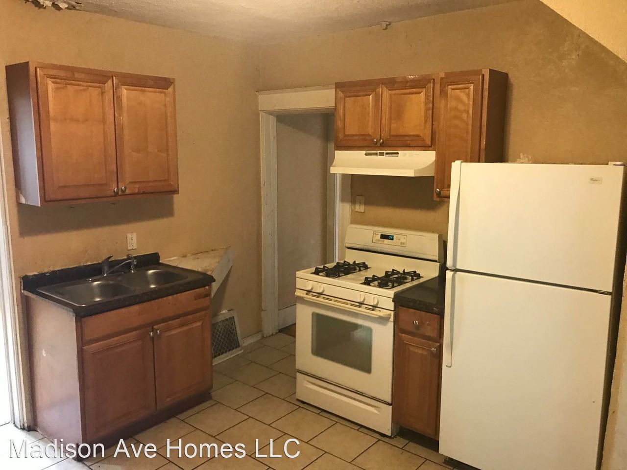 3243 18th Ave S - Photo 2 of 10