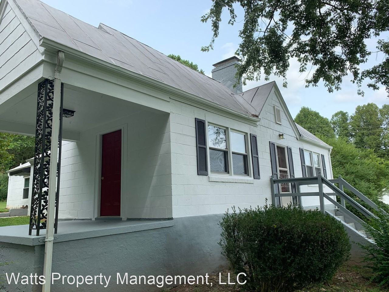 1532 Main St - Photo 2 of 11