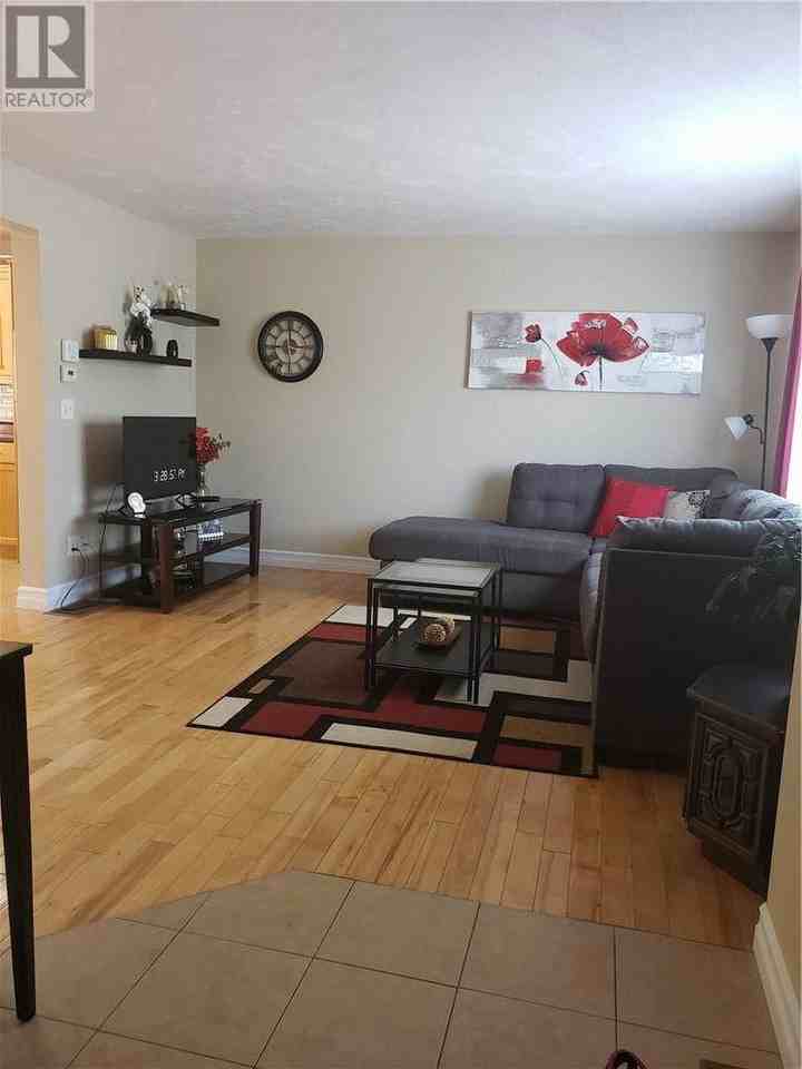 9 Glenview Crt - Photo 2 of 15