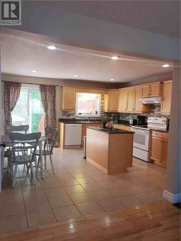 9 Glenview Crt - Photo 3 of 15