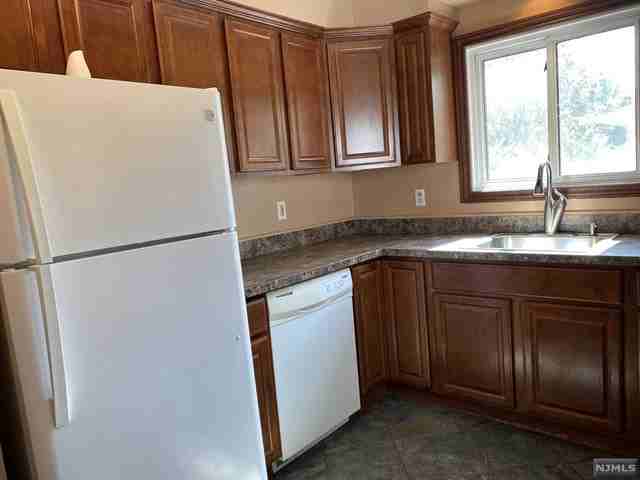 236 W Shore Rd - Photo 3 of 5