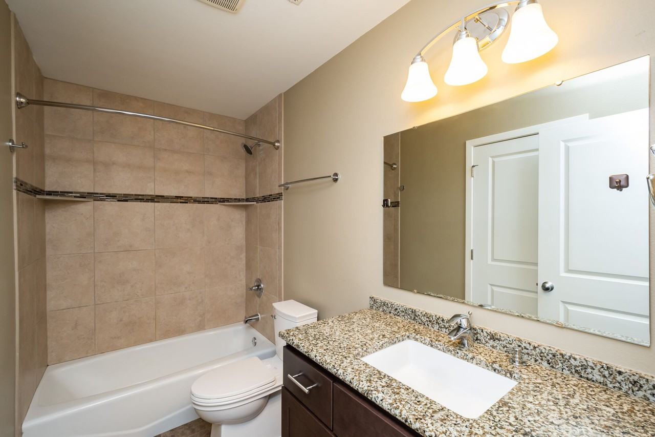1000 Oakcrest St #106 - Photo 6 of 17
