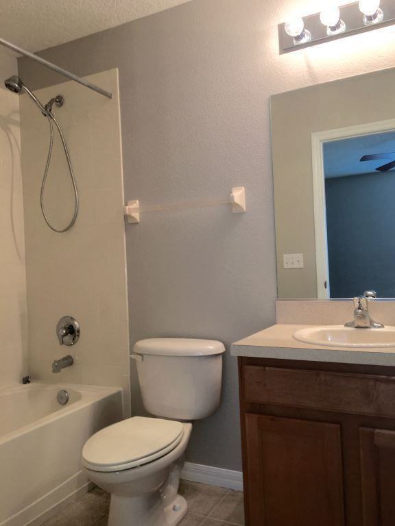 280 Winding Vine Ln - Photo 2 of 9