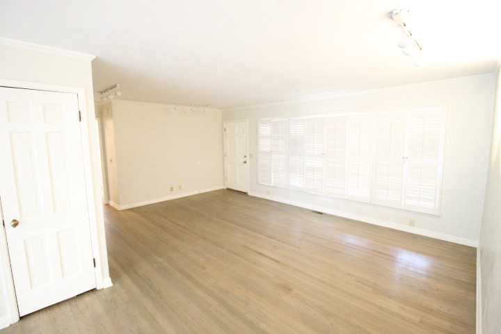 2436 Huntleigh Drive - Photo 2 of 14