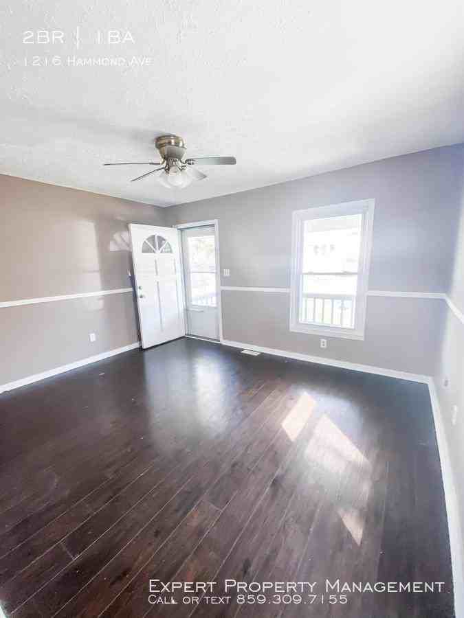 1216 Hammond Ave - Photo 2 of 12