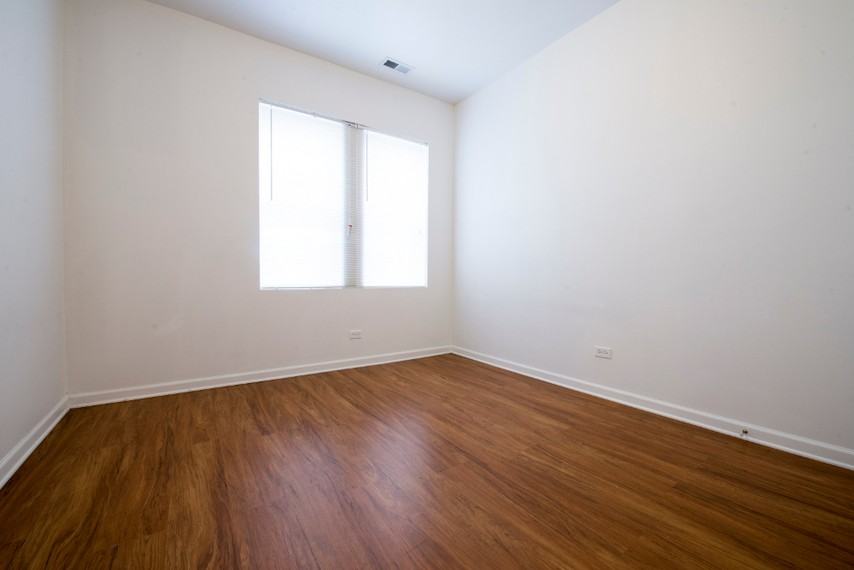 111 Garfield Ave - Photo 2 of 10