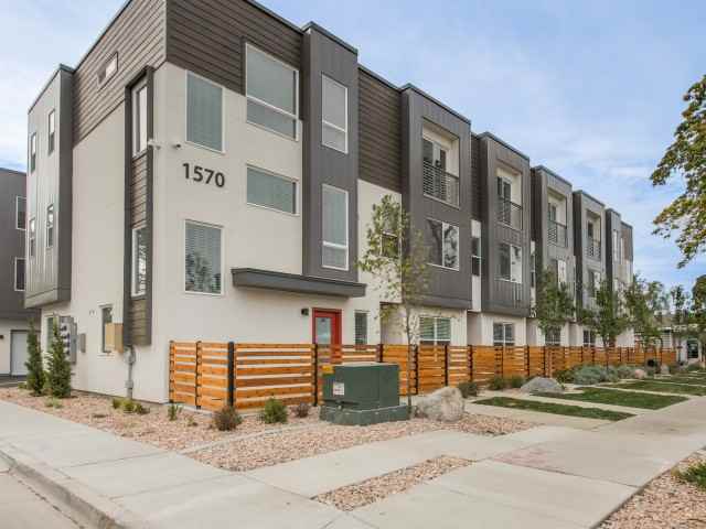 Moda On Main - Photo 2 of 32