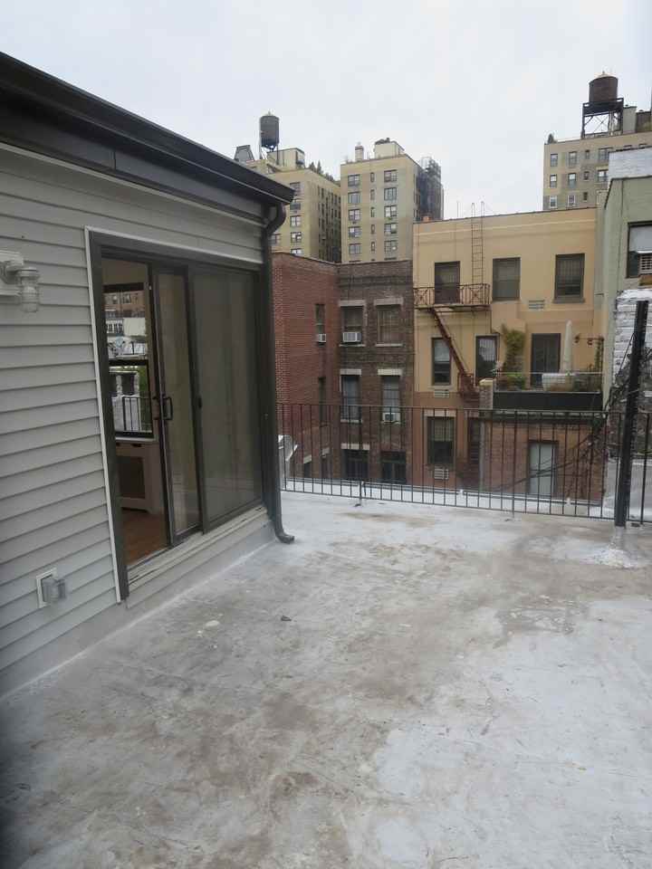 15 W 75th St 14 - Photo 3 of 8