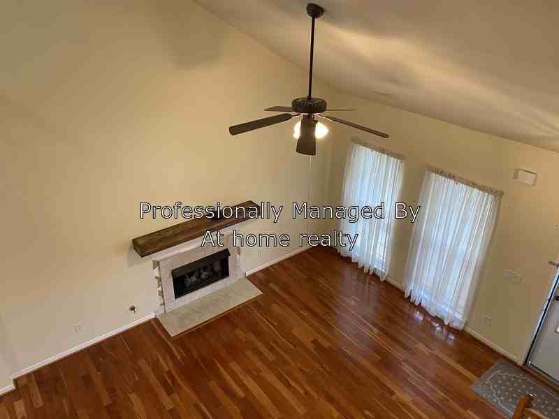 2332 Hockett Dr - Photo 3 of 20
