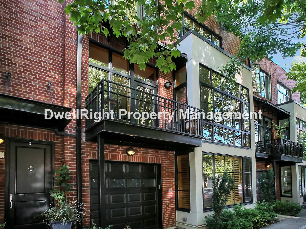 753 Nw 11th Ave - Photo 3 of 40