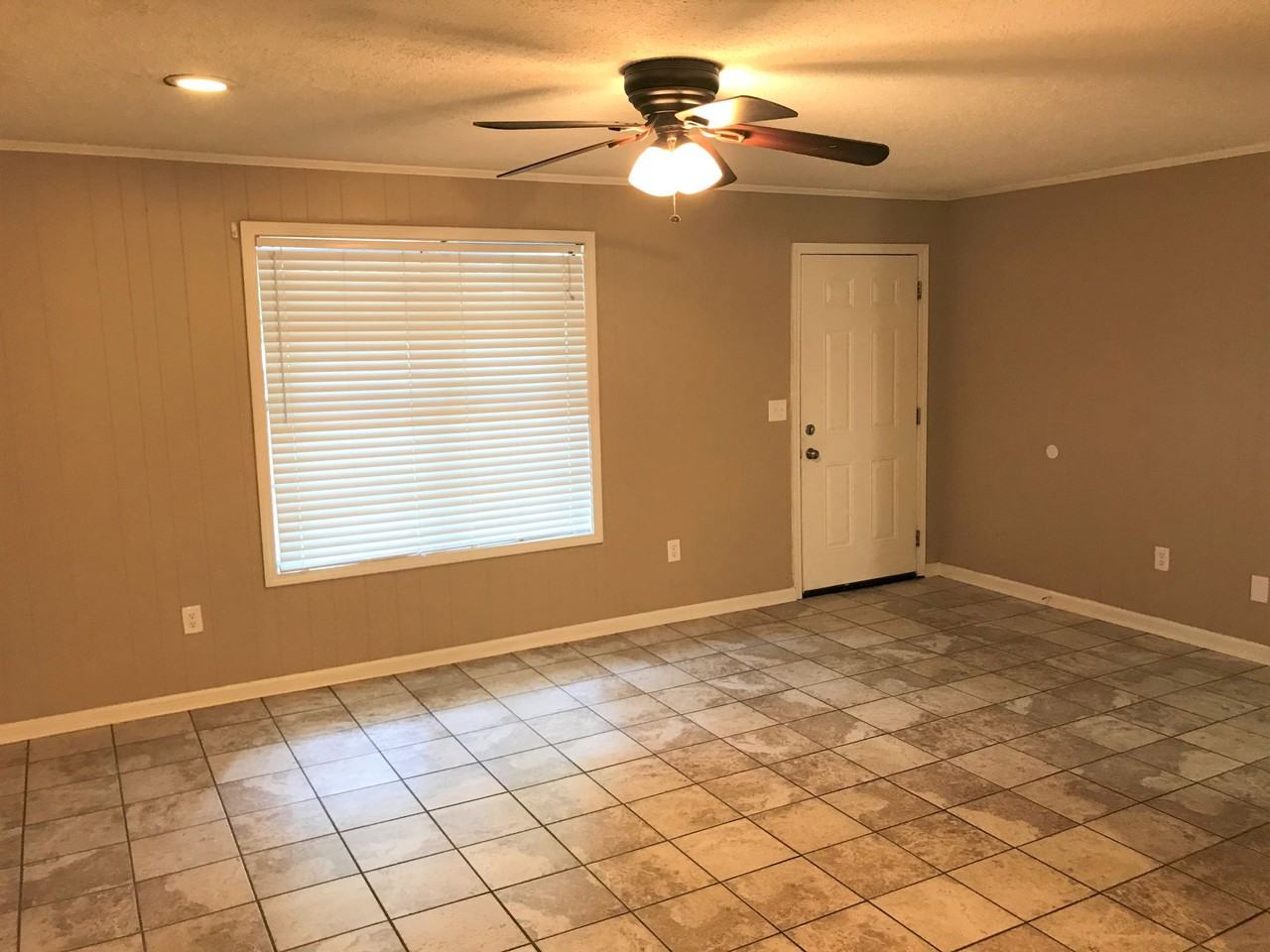 226 James Circle #226 - Photo 3 of 10