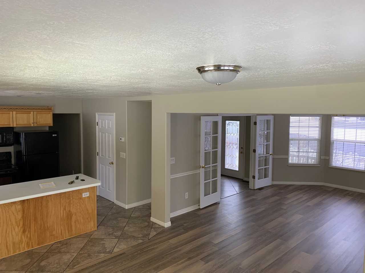 3890 Hillside Dr - Photo 3 of 11