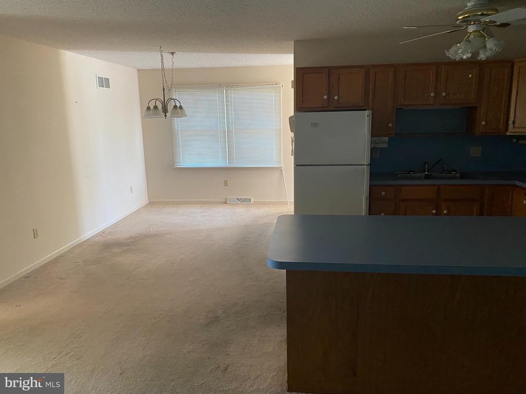 443 Broad St - Photo 3 of 10