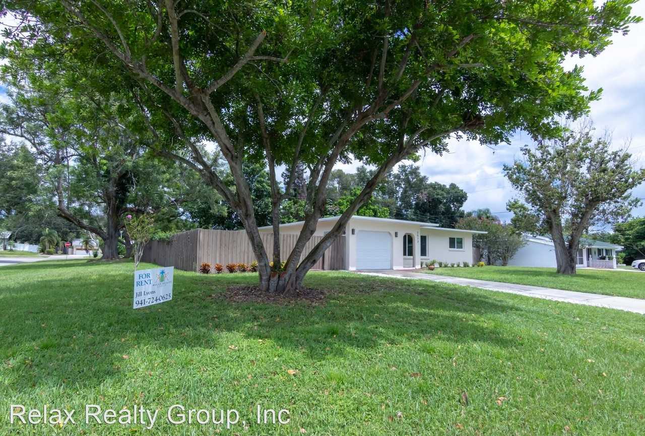 2513 Bougainvillea St - Photo 2 of 22