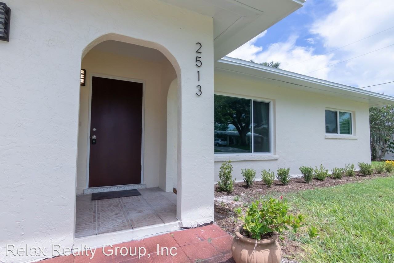 2513 Bougainvillea St - Photo 3 of 22