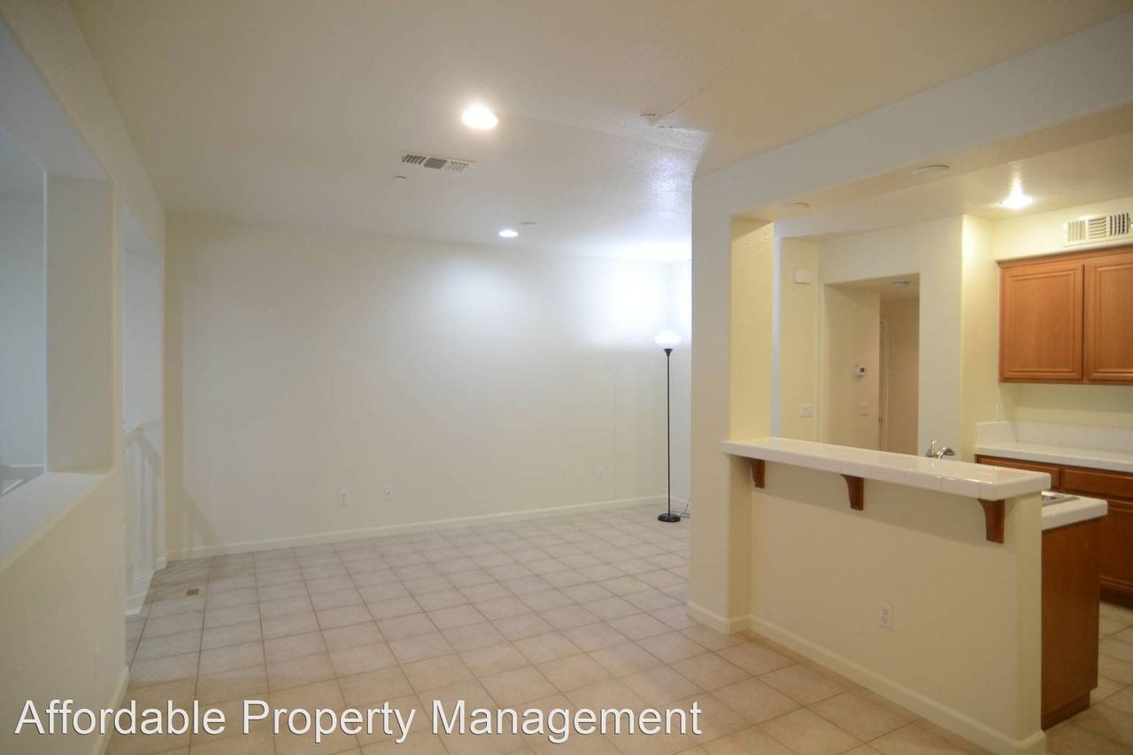 1827 Snell Pl - Photo 3 of 9