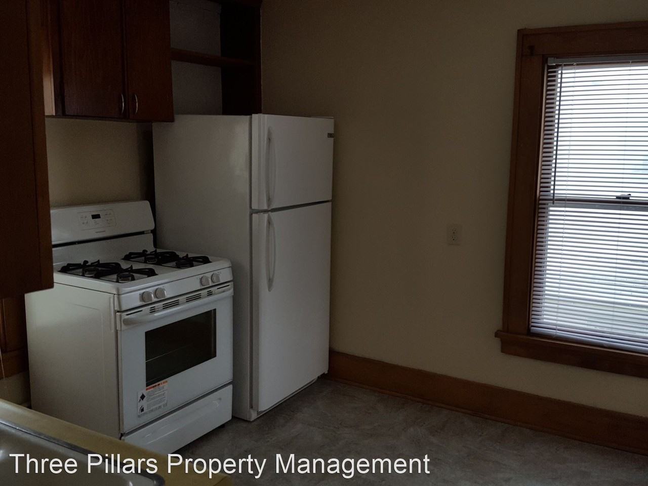 808 8th Ave. NW - Photo 2 of 8
