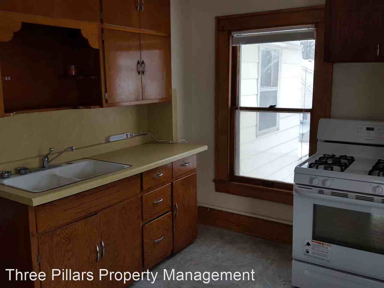 808 8th Ave. NW - Photo 3 of 8